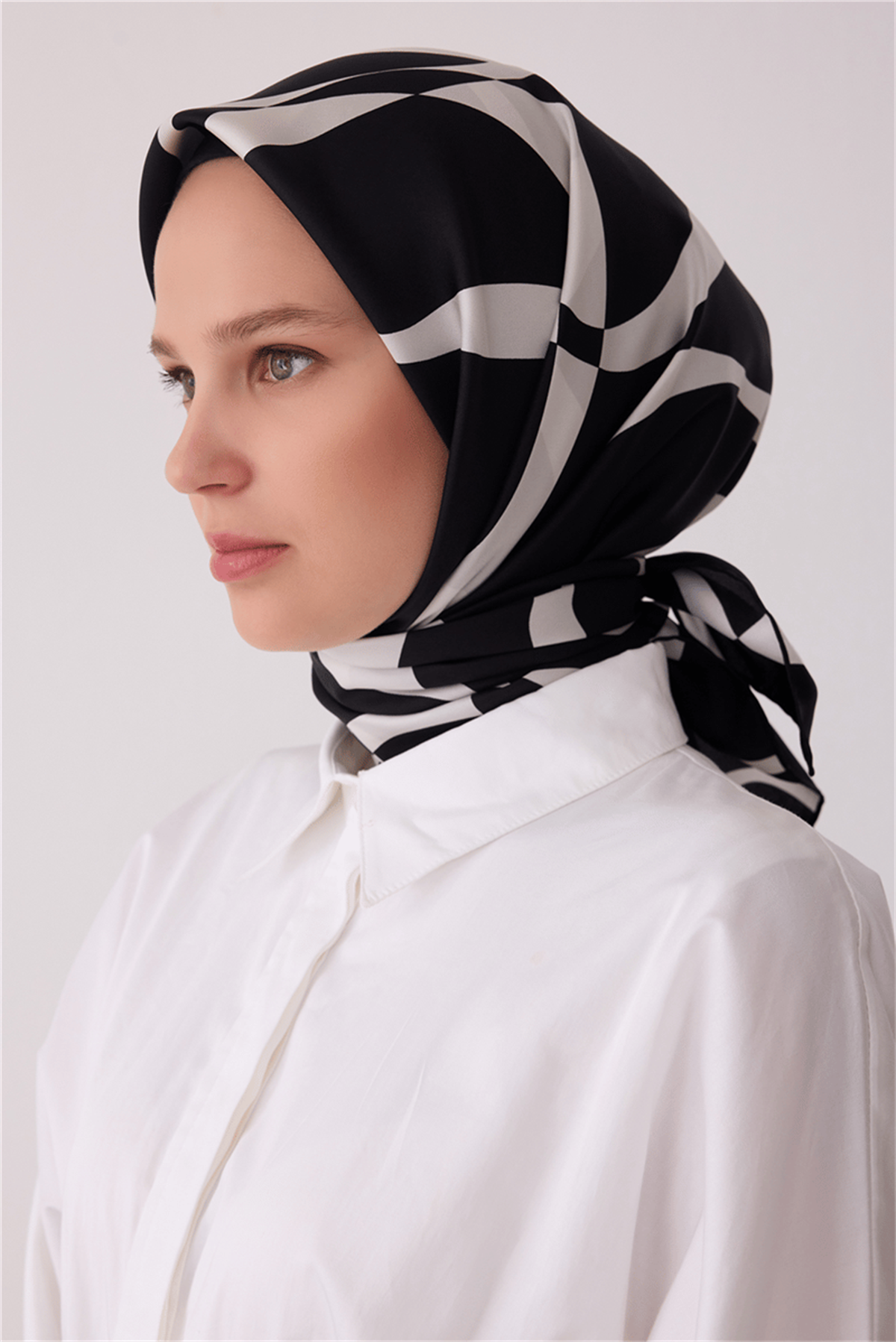 Belli Geometrik Desen Tivil İpek Eşarp E26KA4429D01-42