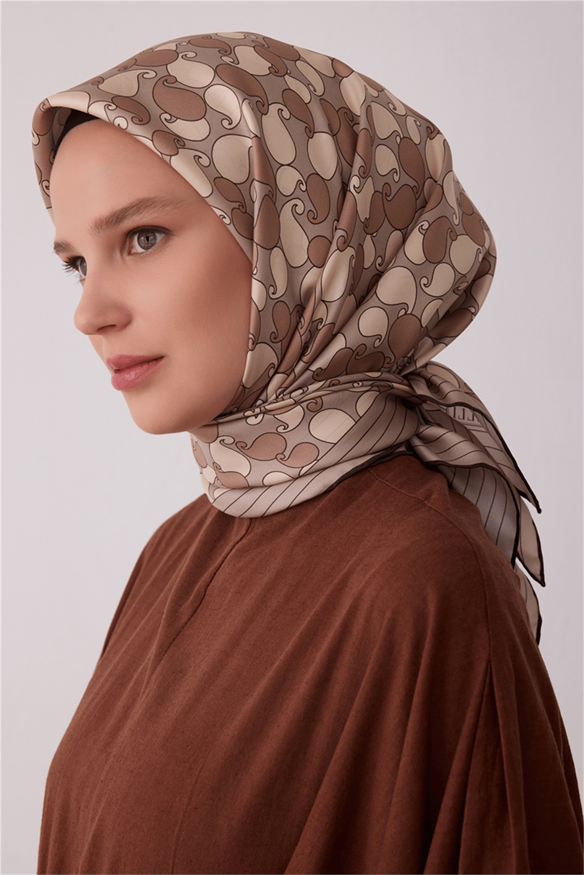 Belli Geometrik Desen Tivil İpek Eşarp E26KA4422D02-55