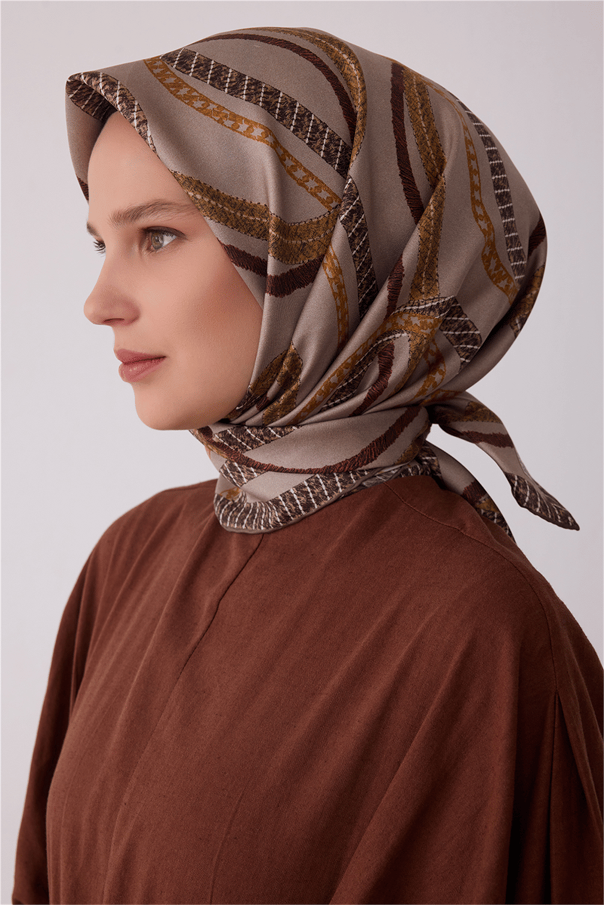Belli Geometrik Desen Tivil İpek Eşarp E26KA4424D01-37