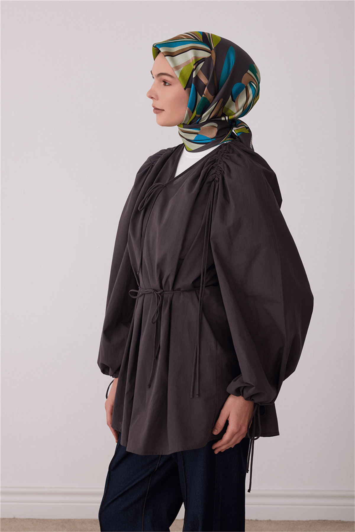 Belli Geometrik Desen Tivil İpek Eşarp E26KA4410D01-31