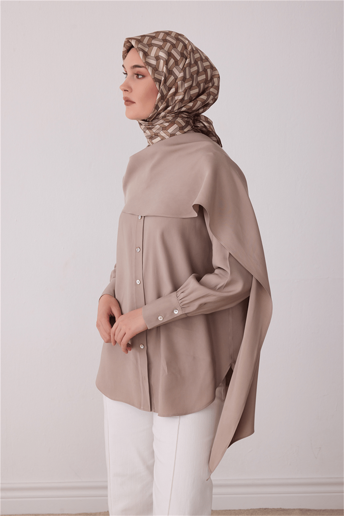 Belli Geometrik Desen Tivil İpek Eşarp E26KA4407D01-04