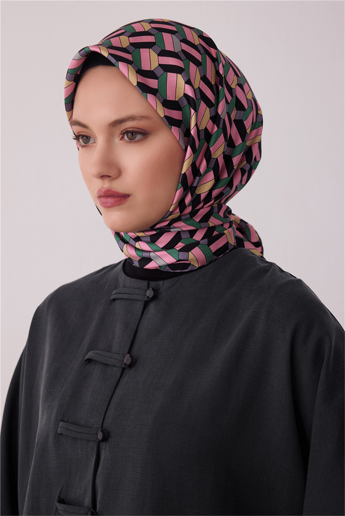 Belli Geometrik Desen Tivil İpek Eşarp E26KA4407D01-86