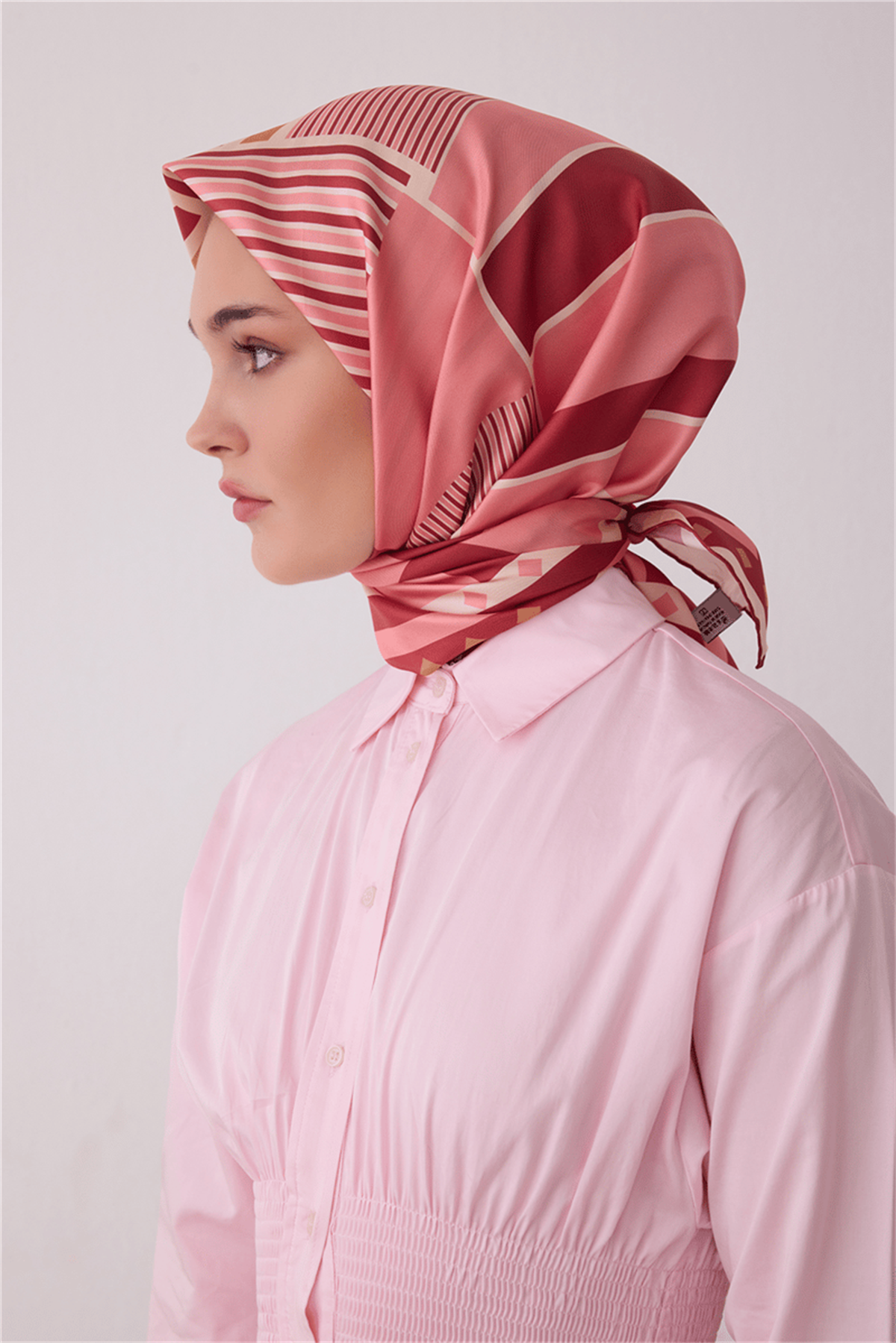 Belli Geometrik Desen Tivil  İpek Eşarp-51
