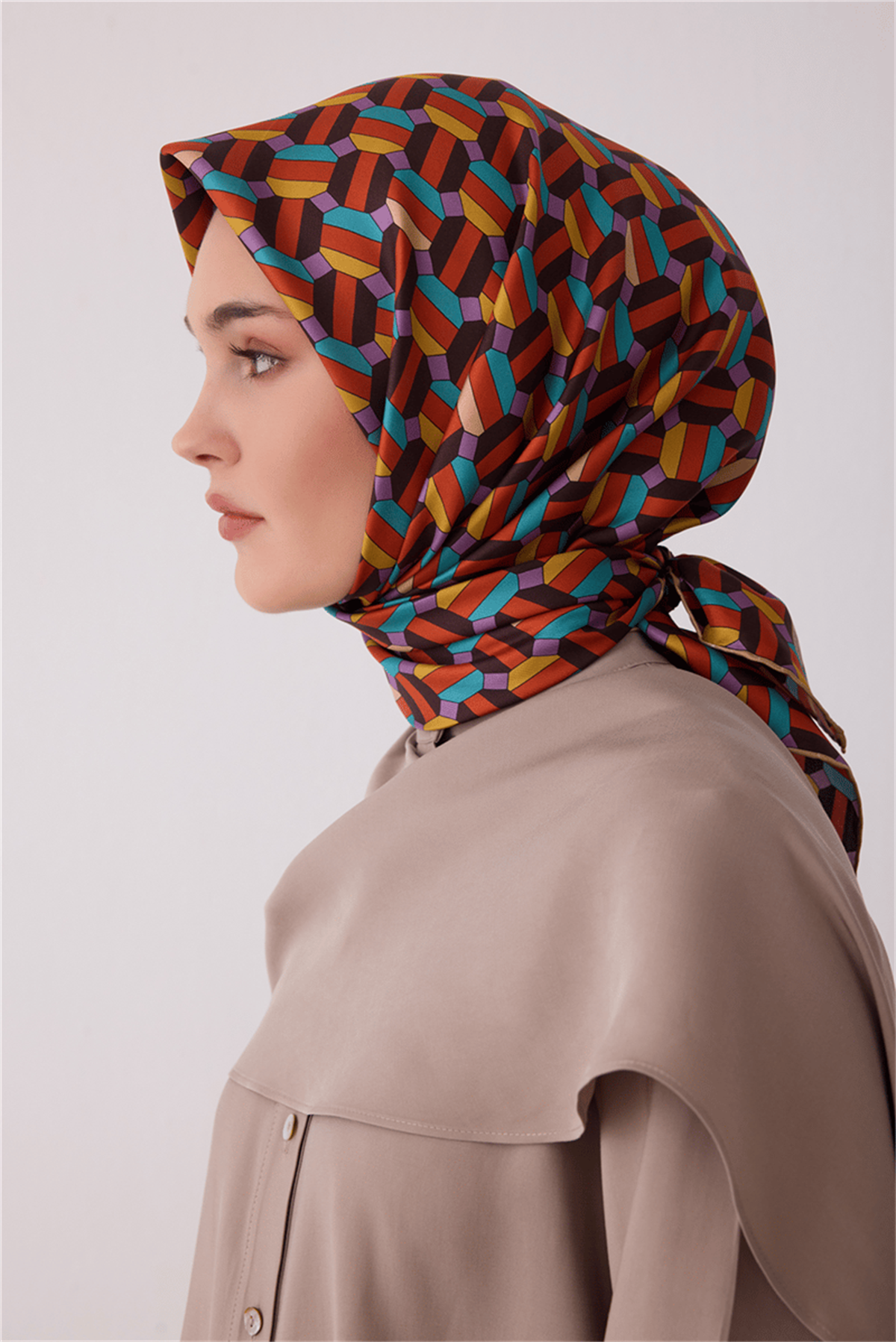 Belli Geometrik Desen Tivil İpek Eşarp E26KA4407D01-33