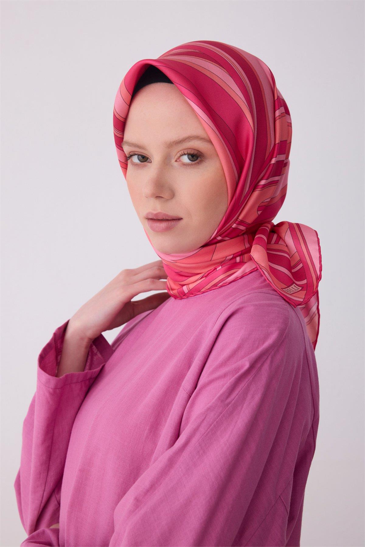 Belli Geometrik Desen Tivil İpek Eşarp 4311D E26YA4311D01-81