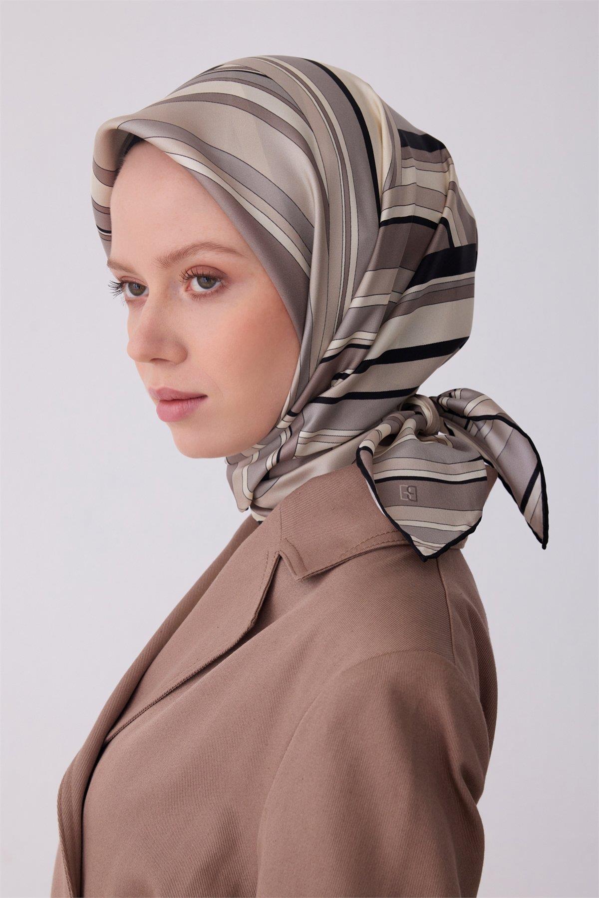 Belli Geometrik Desen Tivil İpek Eşarp 4311D E26YA4311D01-04