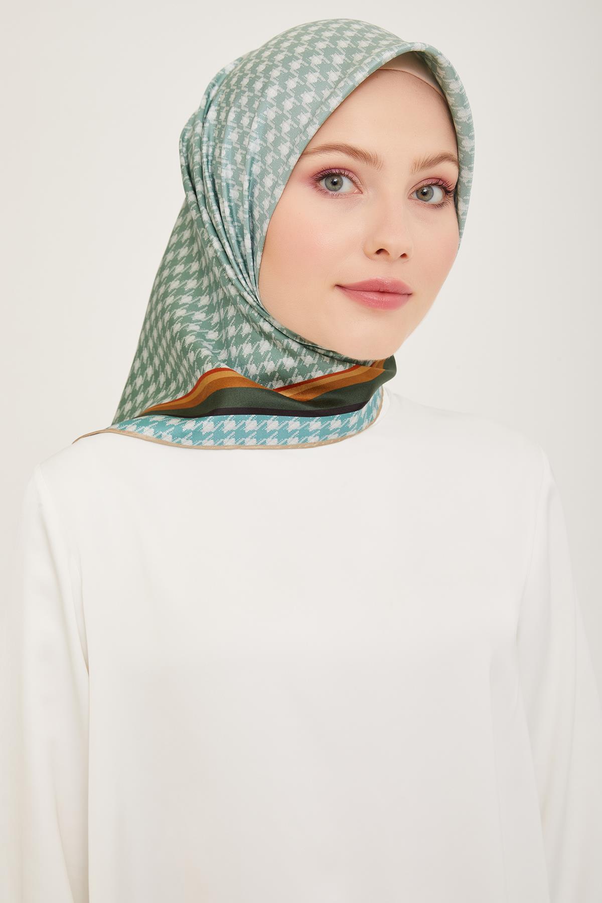 Belli Tivil  İpek Eşarp 4000D  E24YA3098001-35