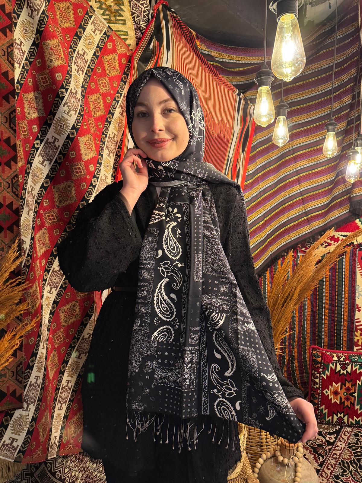 İpekevi Patchwork Etnik Desen Şal 8252-Siyah