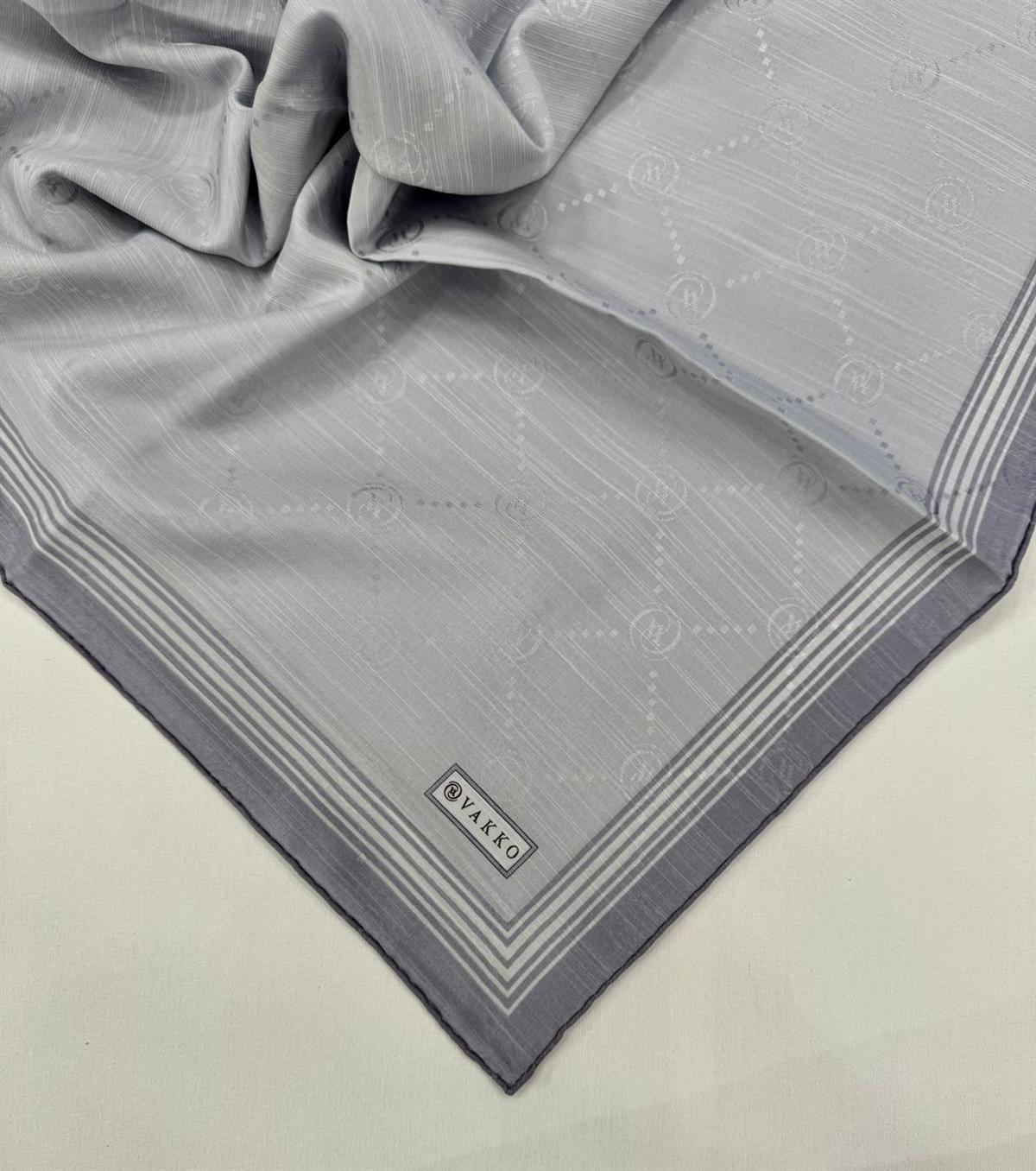 Vakko Monogram Pamuk İpek Bordürlü Eşarp 41588-Açık Gri
