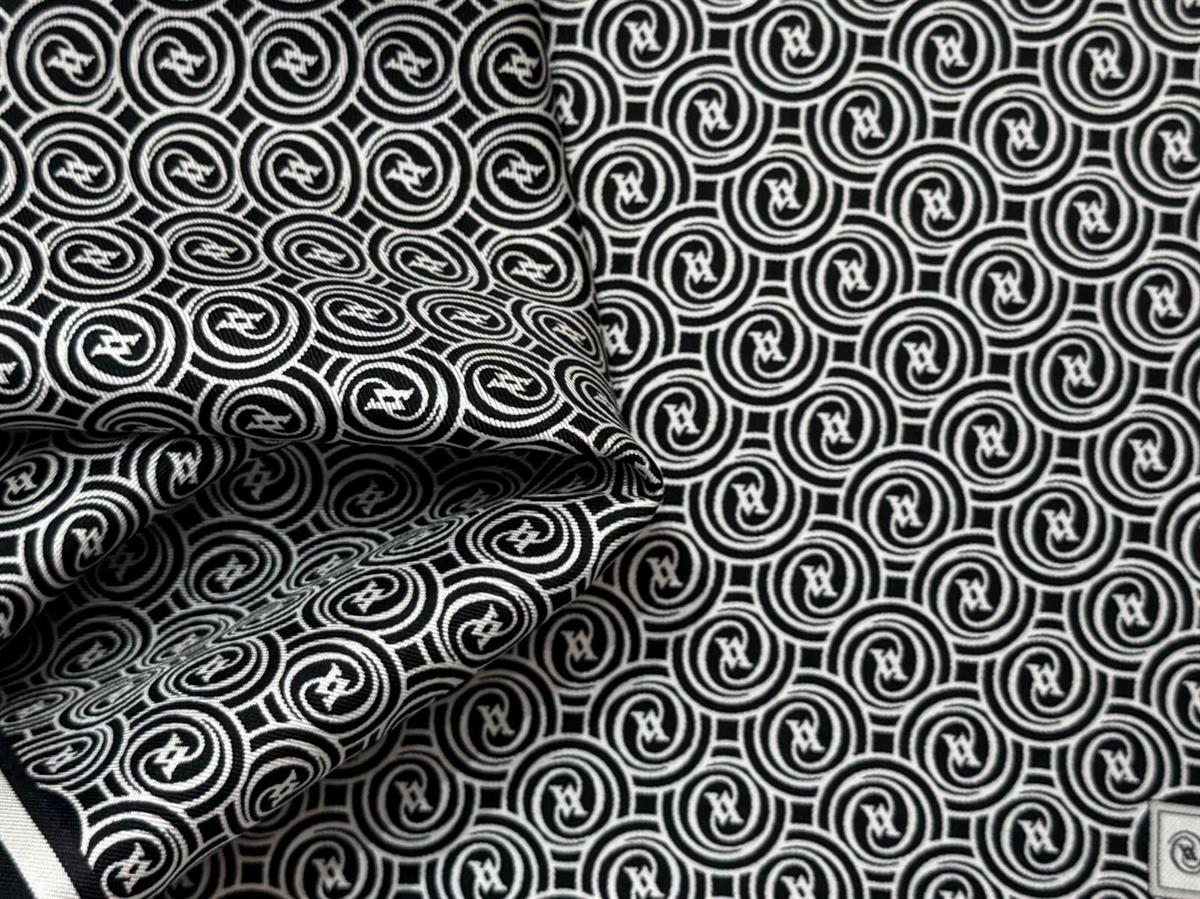 Vakko Tivil Monogram İpek Eşarp 41408-Siyah Ekru