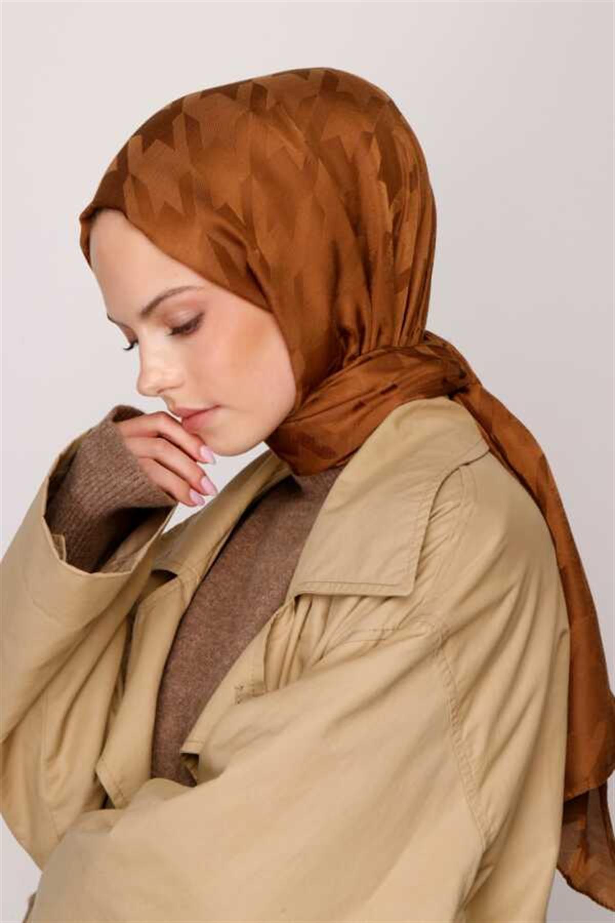 Valor Scarf  Kazayağı Desenli İpeksi Jakarlı Şal 06112024-Bal Köpüğü
