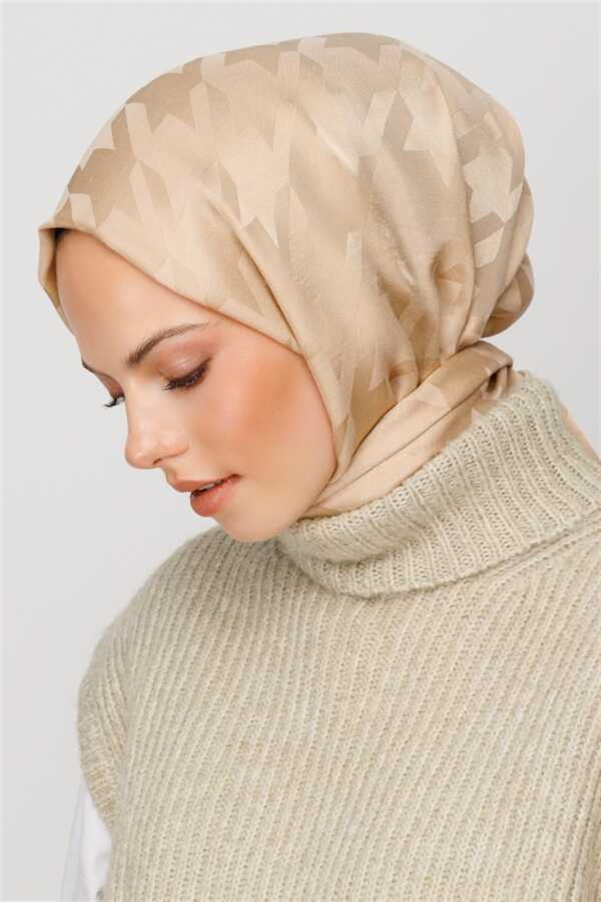 Valor Scarf  Kazayağı Desenli İpeksi Jakarlı Şal 06112024-Latte