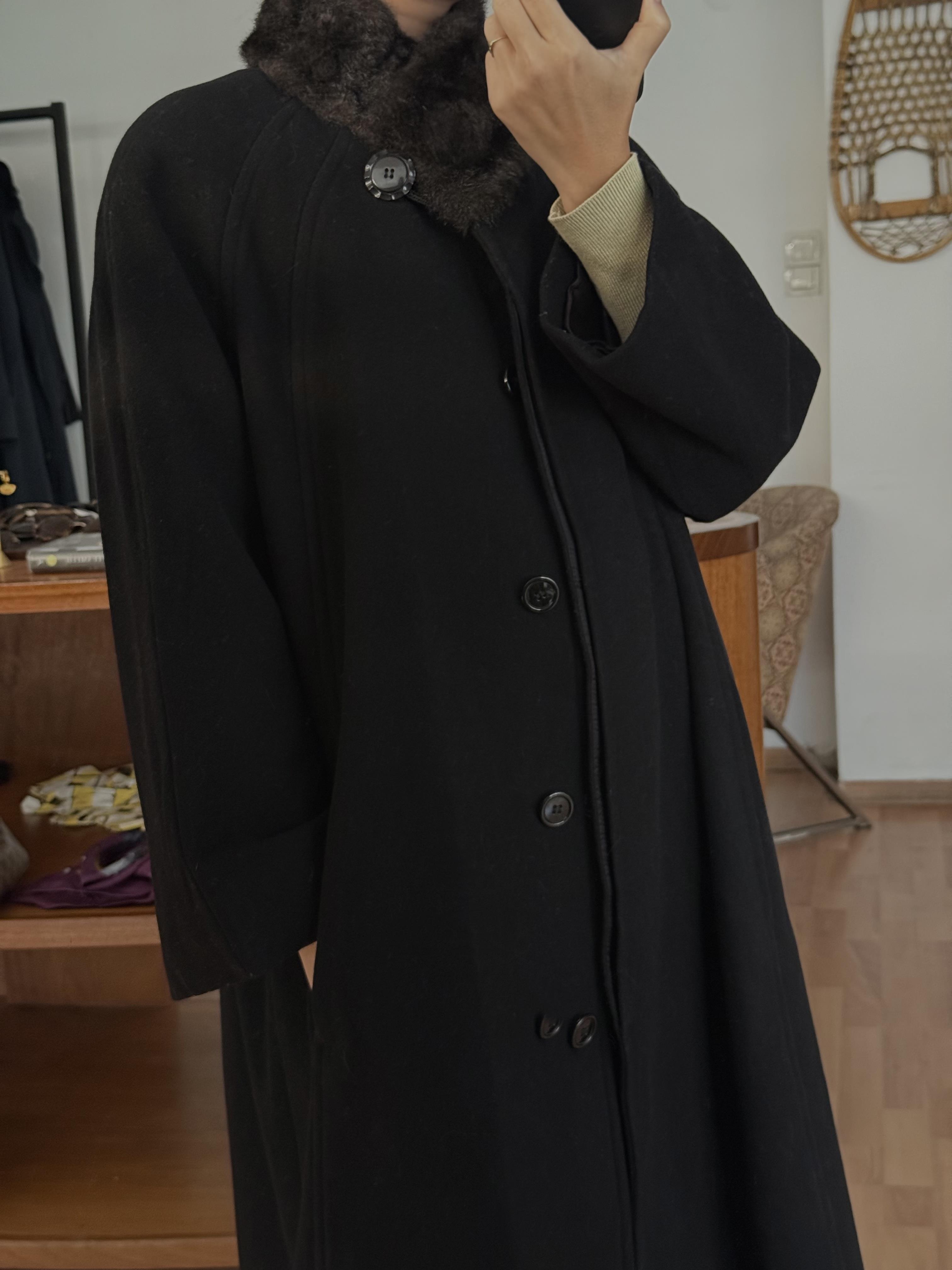 SİYAH KÜRK YAKA YÜN PALTO