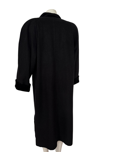 ANTRASİT RENKLİ KADİFE YAKA PALTO