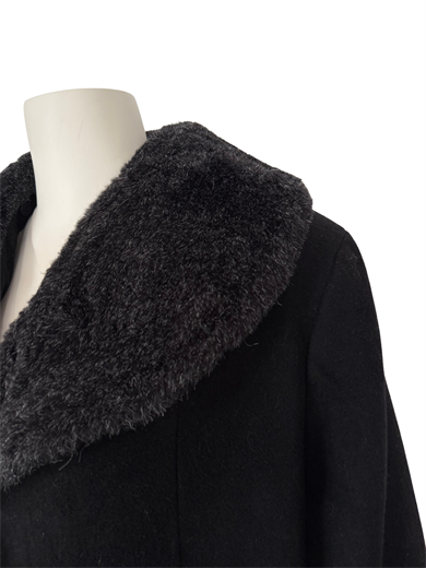 ANTRASİT RENKLİ KÜRK YAKA PALTO