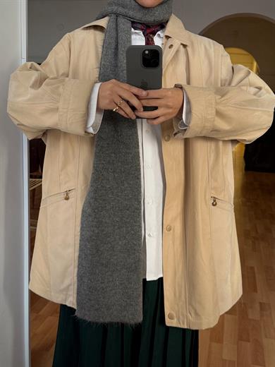 Deri Görünümlü Bej Ceket