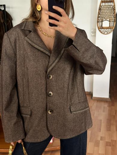 SİYAH GOLD DÜĞMELİ KISA CEKET