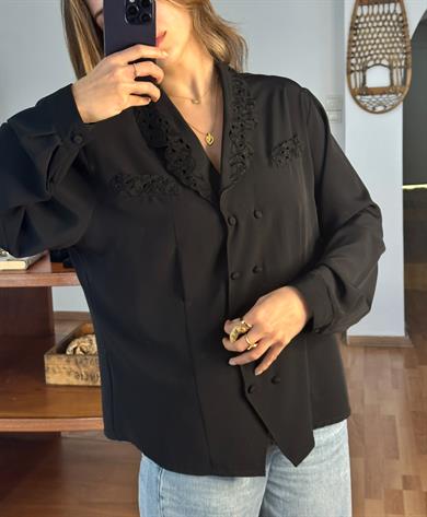 SİYAH DANTEL İŞLEMELİ GÖMLEK