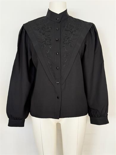 SİYAH NAKIŞLI GÖMLEK