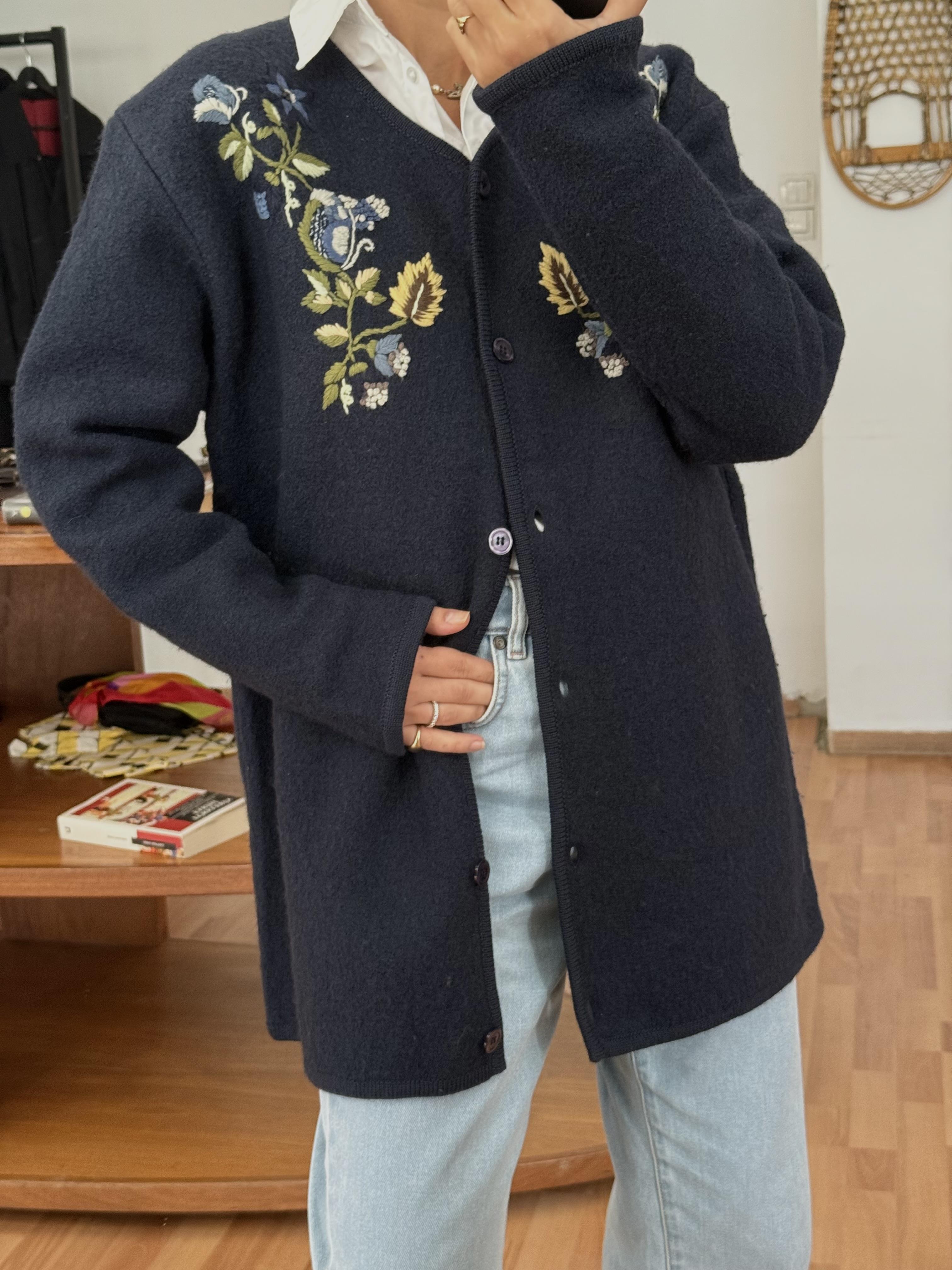 %100 YÜN LACİVERT ÇİÇEK NAKIŞLI HIRKA