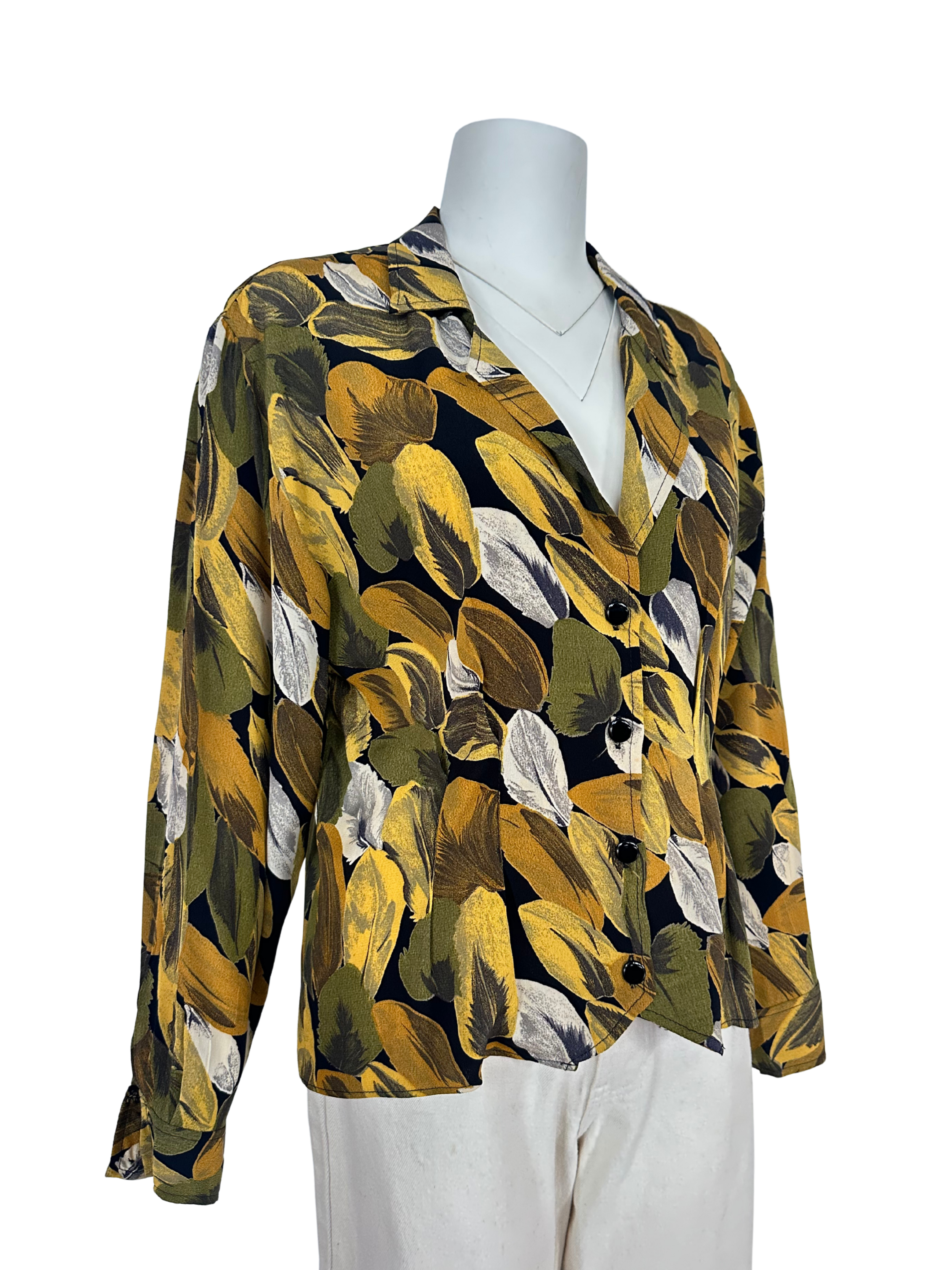 YAPRAK DESENLİ GÖMLEK