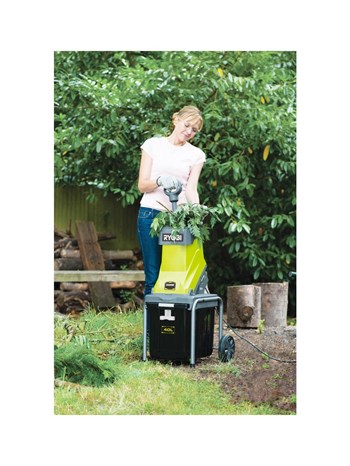 RSH2545B YAPRAK ÖĞÜTME MAKİNASI 2500W RYOBİ