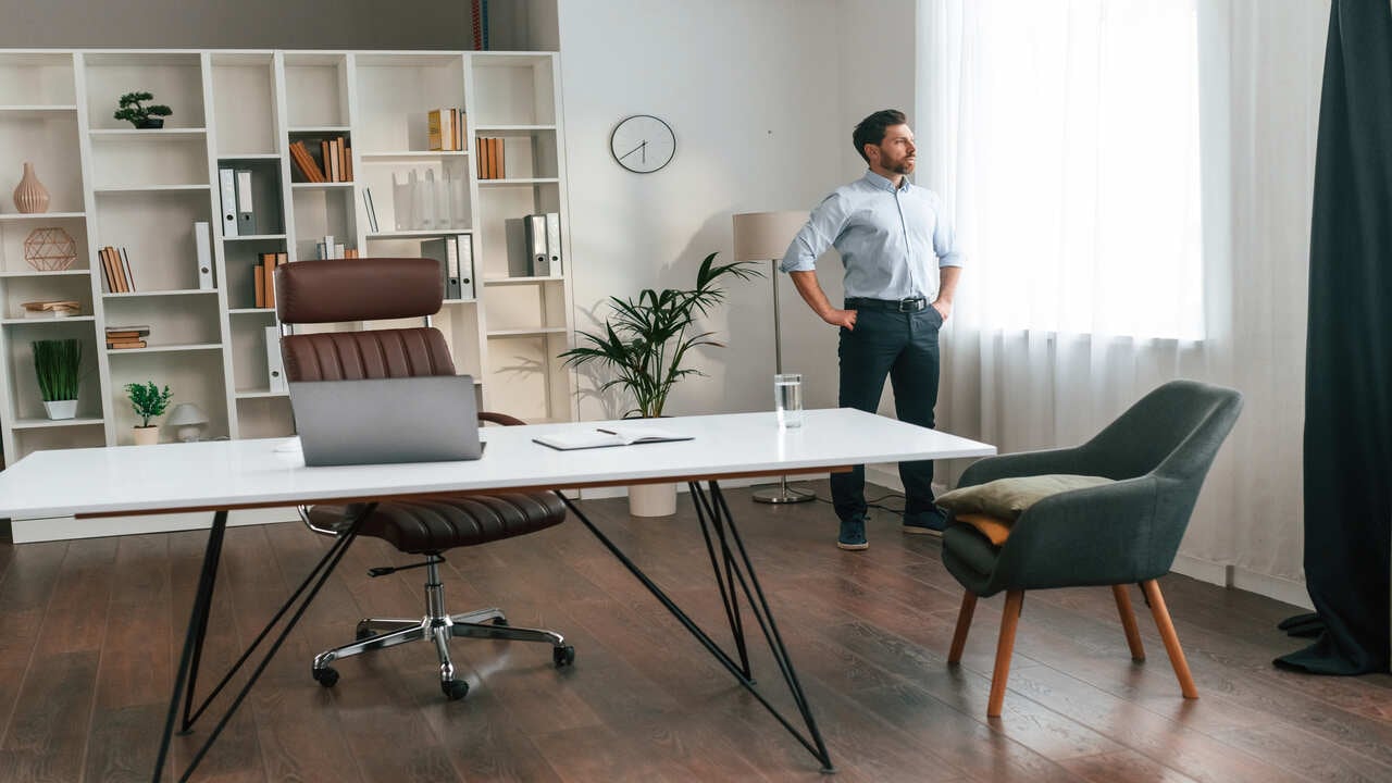 Ofis Mobilyalarında Fonksiyonellik ve Şıklık Nasıl Dengelenir?