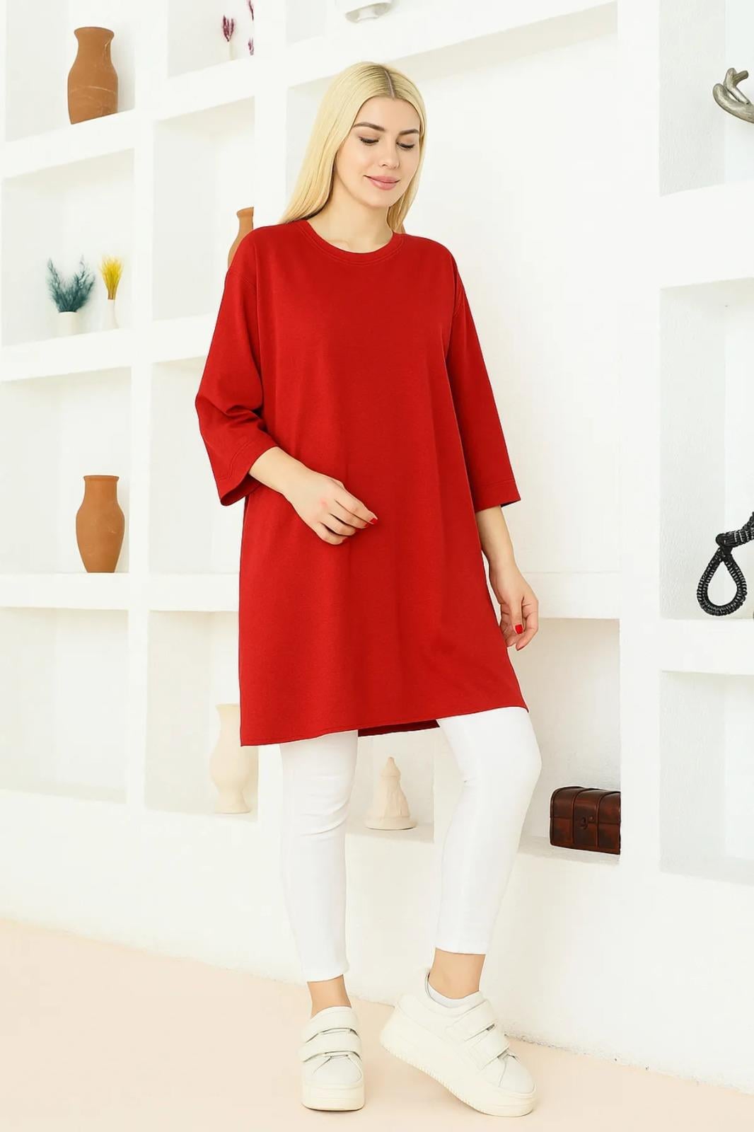 Kadın Kırmızı Oversize Tunik Tişört – Yarım Kollu, Yuvarlak Yaka, Rahat Kesim