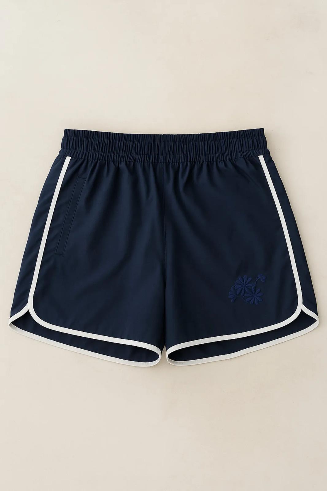 Kadın Lacivert Cepli Çiçek Nakışlı Şeritli Deniz Şortu