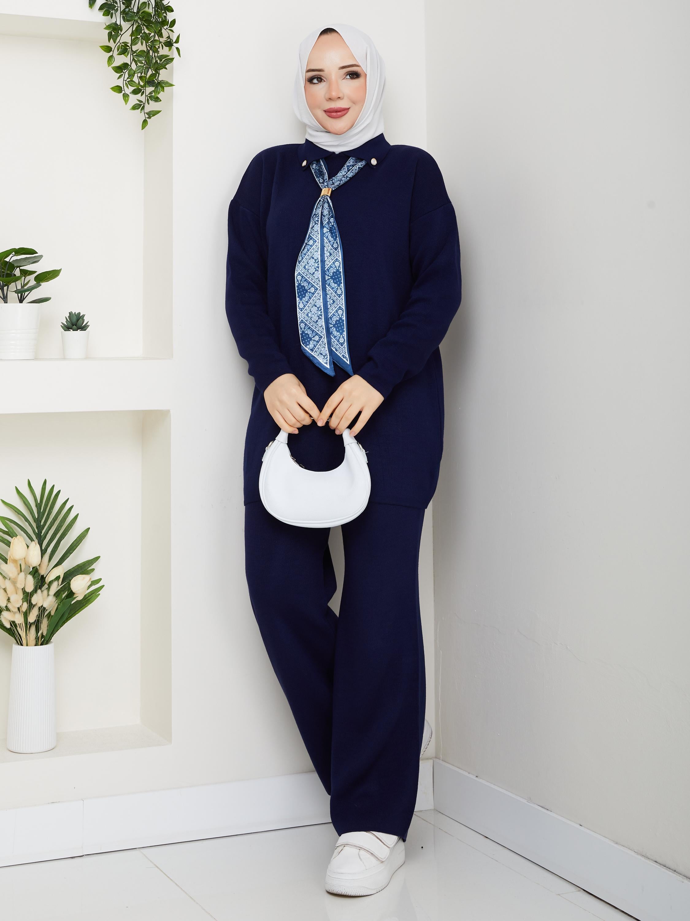 Kadın Lacivert Fular Detaylı İkili Tesettür Triko Takım - Tunik Pantolon Kombini