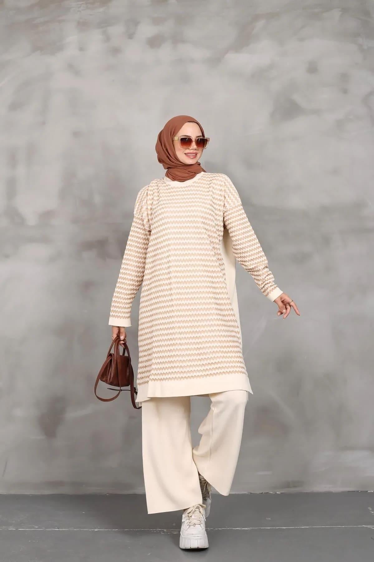 KADIN MODEST YAN ÇİZGİ DESENLİ SİMLİ TRİKO TUNİK PANTOLON 2Lİ ALT-ÜST TAKIM
