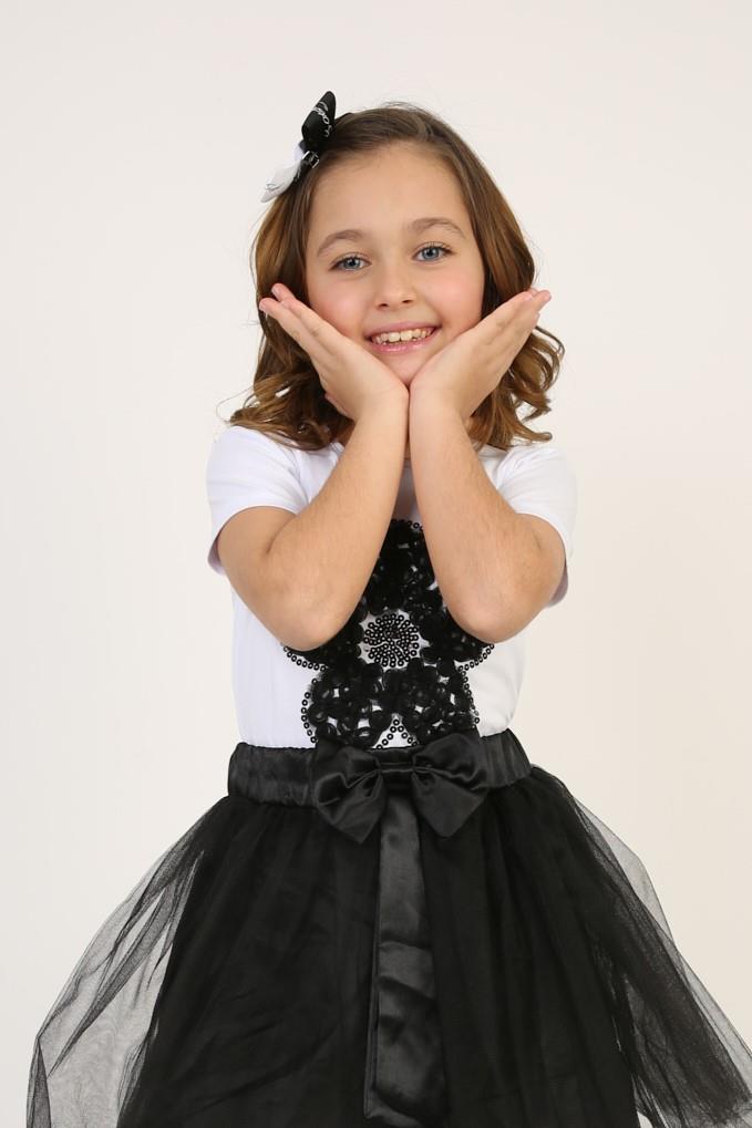 Kız Çocuk Kısa Kol Bisiklet Yaka Siyah Çiçek Desenli Baskılı T-shirt 23 Nisan 29 Ekim 19 Mayıs Gösteri