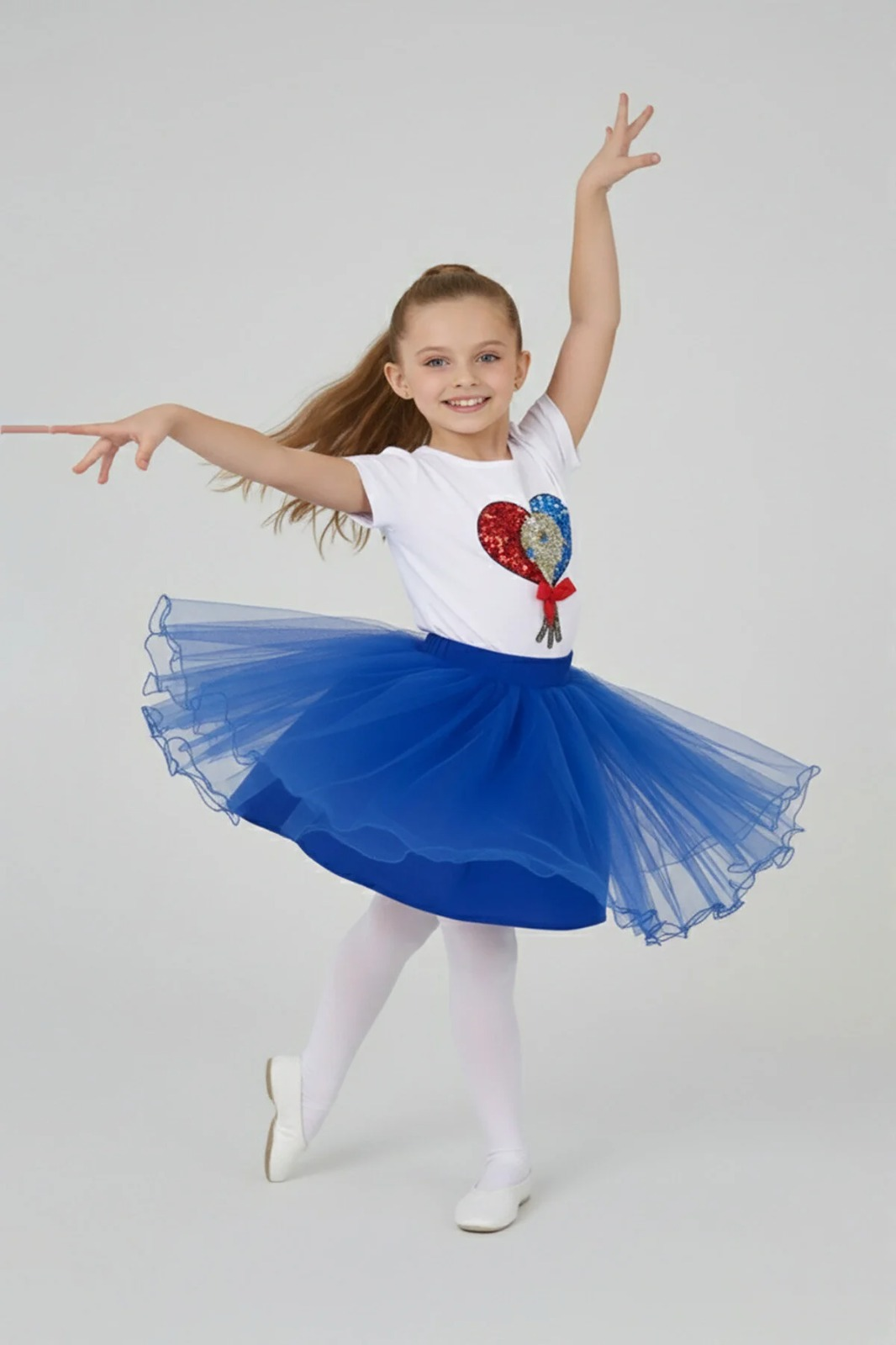 Kız Çocuk Pullu Balon Figürlü Tişört ve Saks Mavi Tütü Etekli Takım 23 Nisan Gösteri Kıyafeti