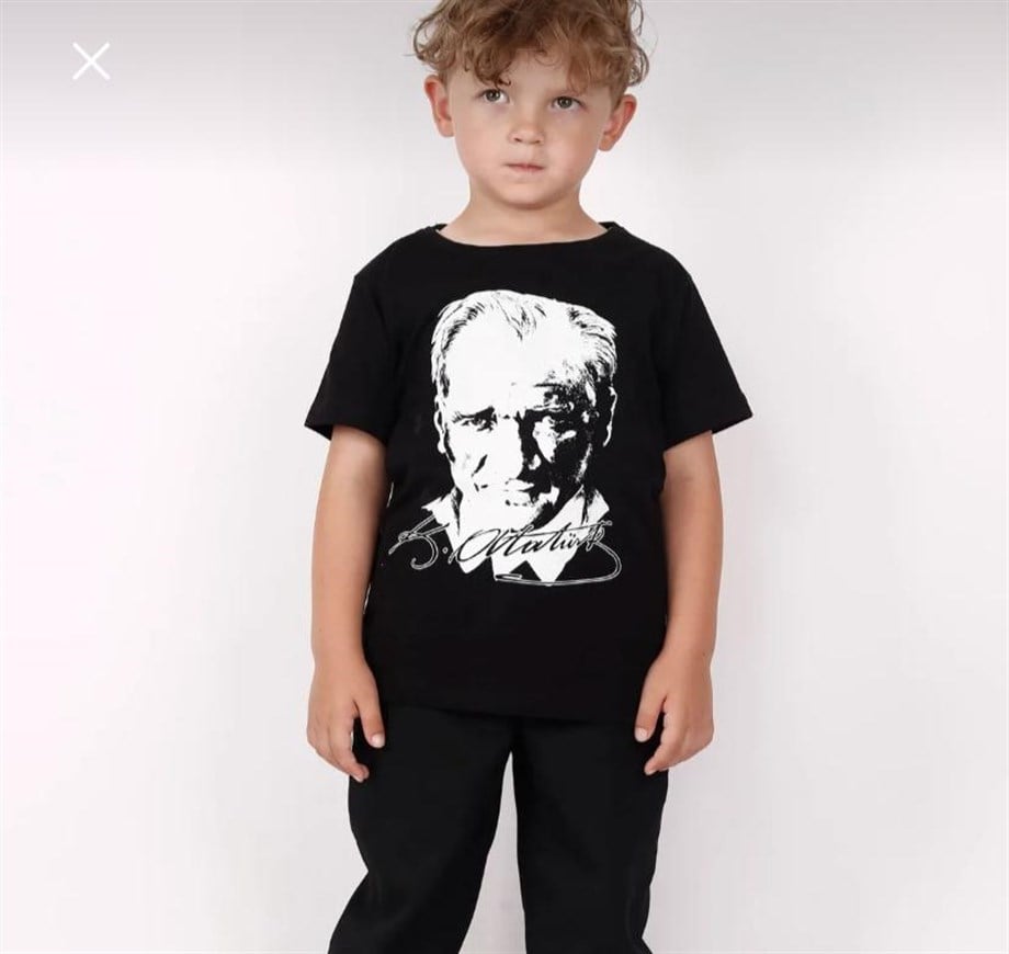 Unısex Çocuk Basic  Atatürk Bayra Baskılı Kısa Kollu  23 Nisan 10 Kasım 29 Ekim Okul Gösteri Tişört