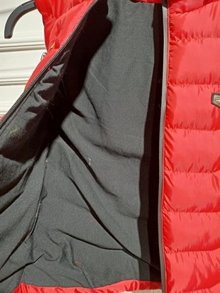 ERKEK ÇOCUK FERMUARLI ŞİŞME DOLUM KAPÜŞONLU CEPLİ KISA ŞİŞME YELEK