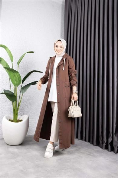 Kadın Kahverengi Kapüşonlu Cepli Püsküllü Düğmeli Kot Kap