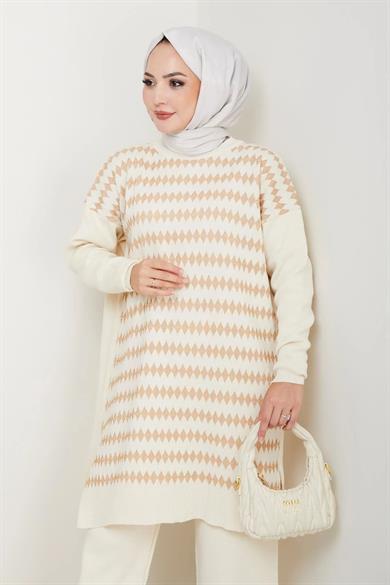 Kadın Krem Triko Kazak – Geometrik Simli Desenli Salaş Model