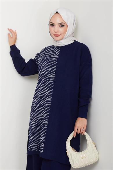 Kadın Lacivert Zebra Desenli Triko Tunik – Uzun Kol Rahat Kalıp
