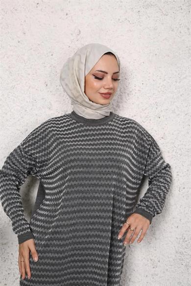 KADIN MODEST YAN ÇİZGİ DESENLİ SİMLİ GRİ TRİKO TUNİK