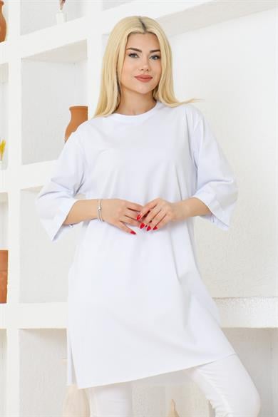 KADIN OVERSİZE RAHAT KALIP KISA KOL DÜZ BASİC YANDAN YIRTMAÇLI İÇLİK BEYAZ RENK T-SHIRT