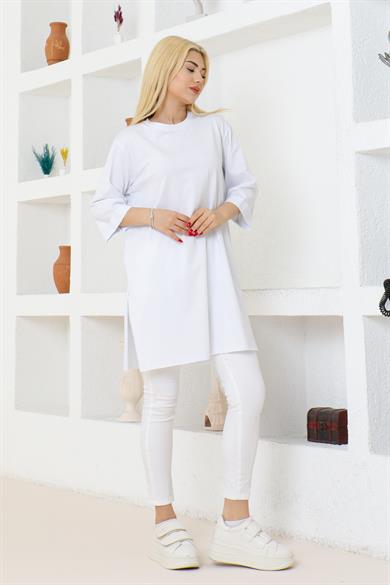 KADIN OVERSİZE RAHAT KALIP KISA KOL DÜZ BASİC YANDAN YIRTMAÇLI İÇLİK BEYAZ RENK T-SHIRT