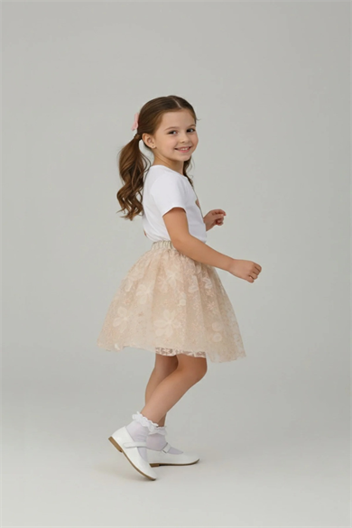 Kız Çocuk Yıldız Figürlü Pullu Tişört ve Çiçek Nakışlı Tütülü Etek Takım 23 Nisan Gösteri Kıyafeti