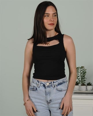Önü Pencere Detaylı Crop Body