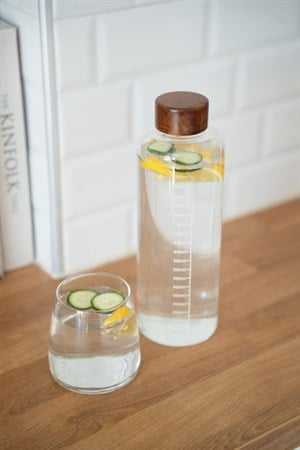Akasya Kapaklı Ölçekli Cam Matara - 1000 ML