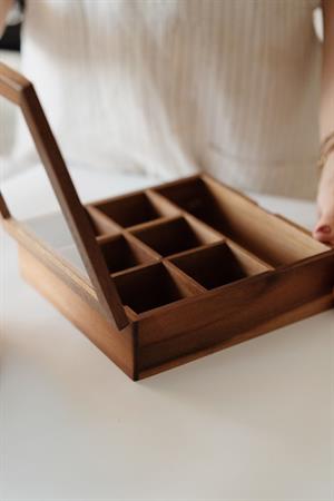 Akasya Kapaklı ve Bölmeli Düzenleyici Kutu (20,7x20,7x6,5cm)