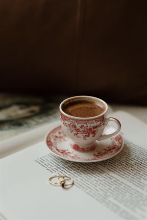 İkili Vintage Desenli Porselen Kahve Fincan Seti (Kırmızı)