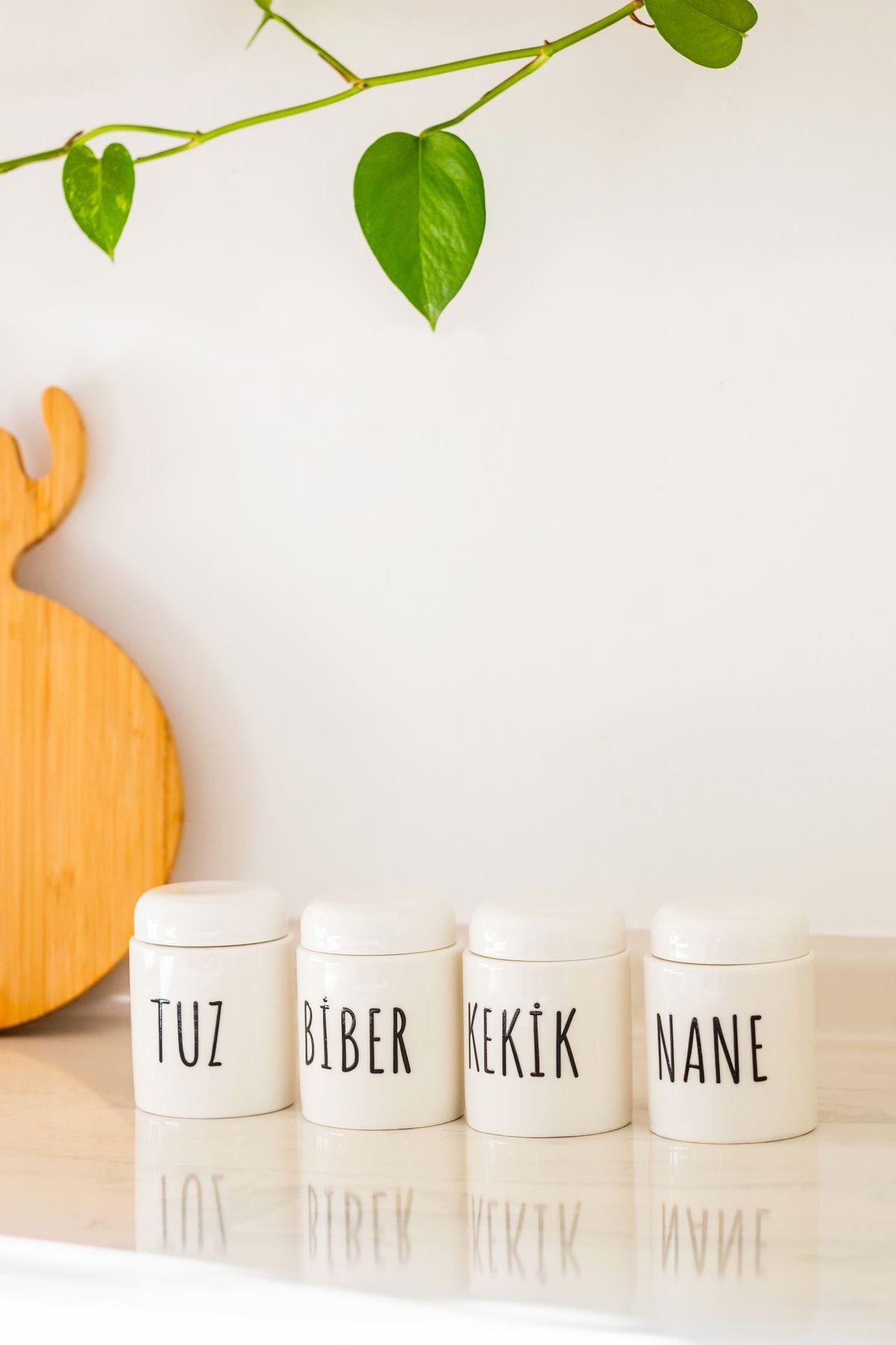 4'lü Porselen Vakum Kapaklı Baharatlık Seti (8 adet Etiket)