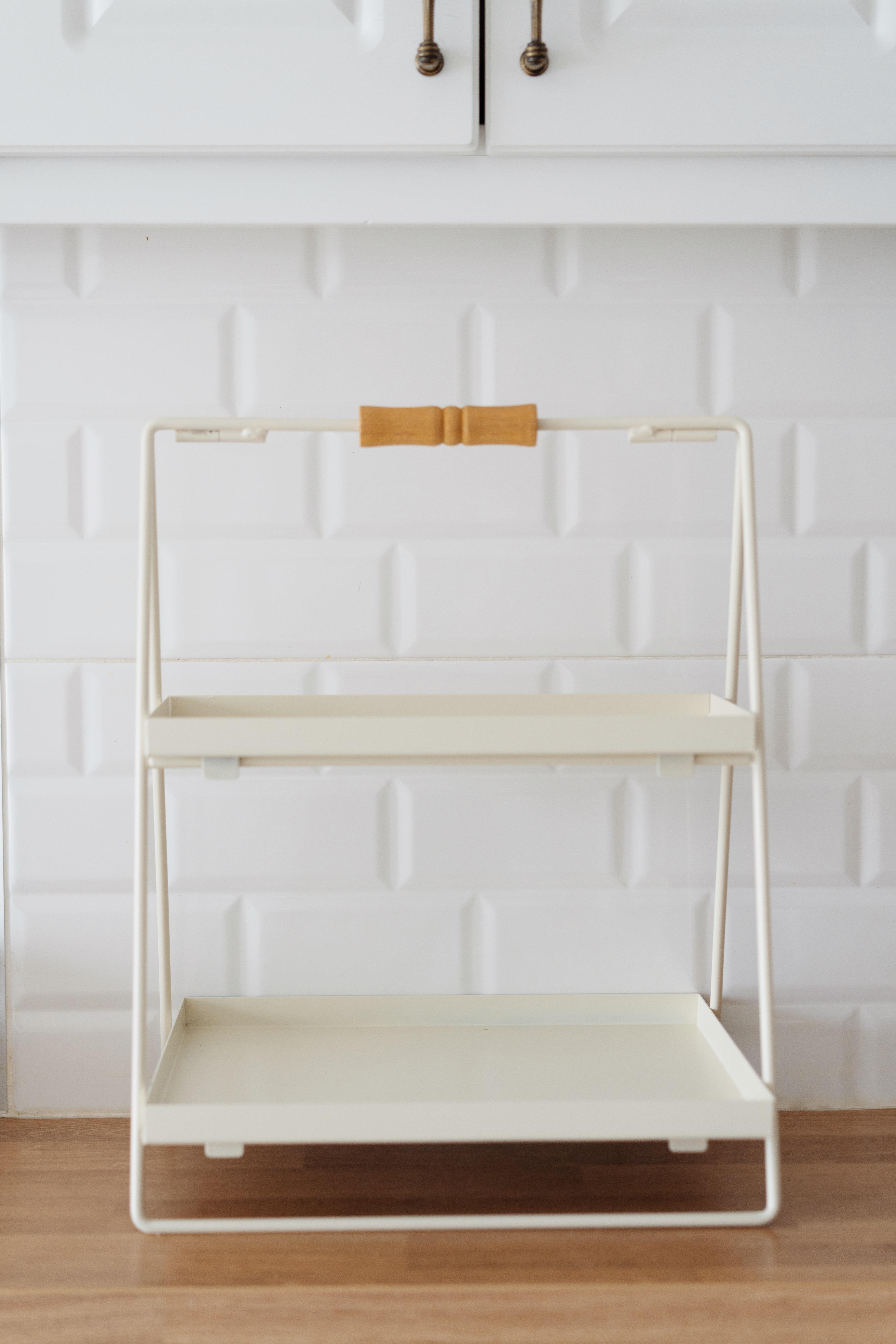 Galvaniz Ahşap Kulp Detaylı Stand (Krem Renk)