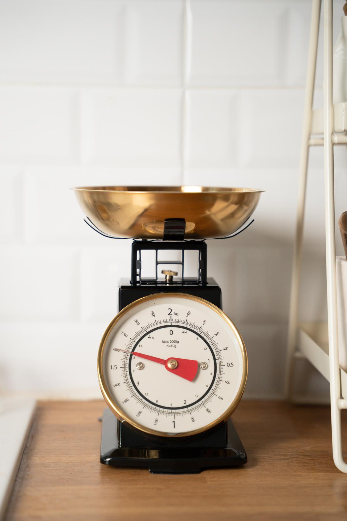 Retro Analog Mutfak Terazisi Siyah Gövde, Gold Kase