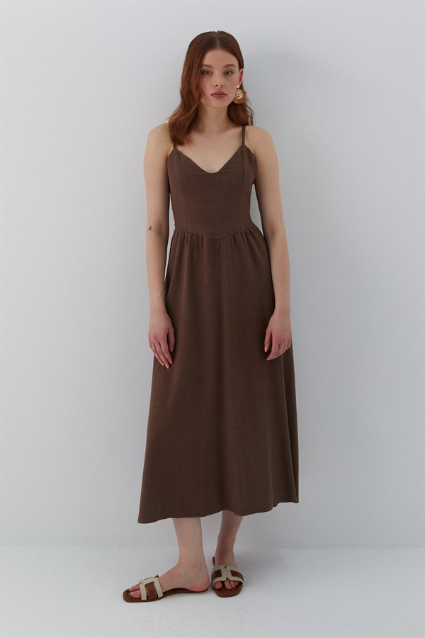 Arkadan Bağlamalı Askılı Midi Elbise Kahverengi